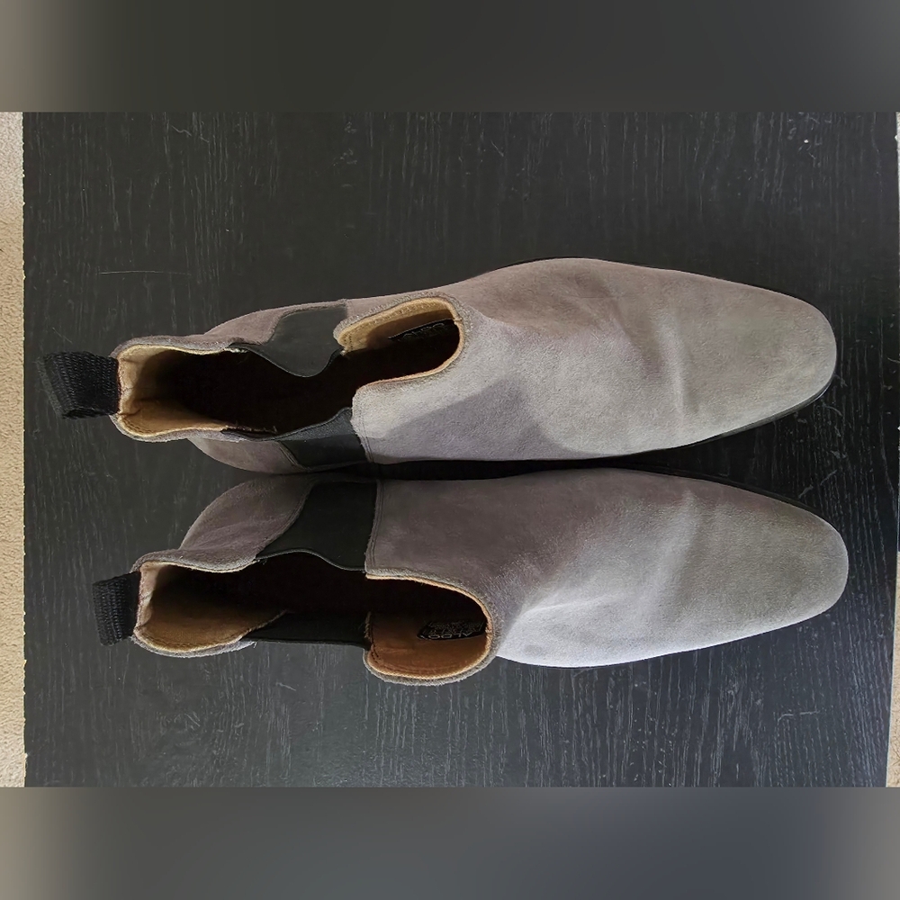Aldo Men's Gray Suede Chukka Boots